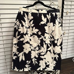 Women’s Talbots Petites mini skirt size 2.